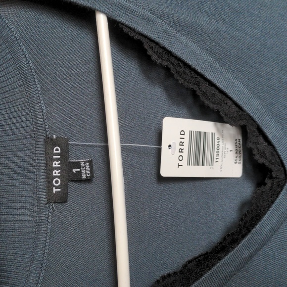 Blouse - Picture 2 of 2